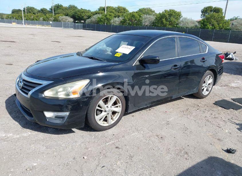 Photo 2 of 2013 Nissan Altima 2.5 S (VIN 1N4AL3AP0DC233301)