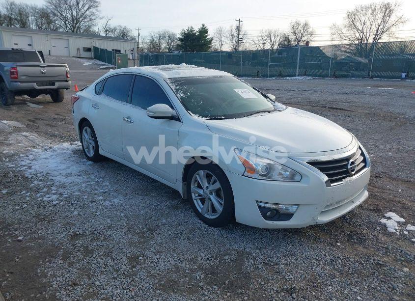 2013 Nissan Altima 2.5 SV (VIN 1N4AL3AP0DC913733) main photo