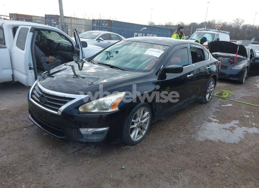 Photo 2 of 2013 Nissan Altima 2.5 S (VIN 1N4AL3AP0DN427797)