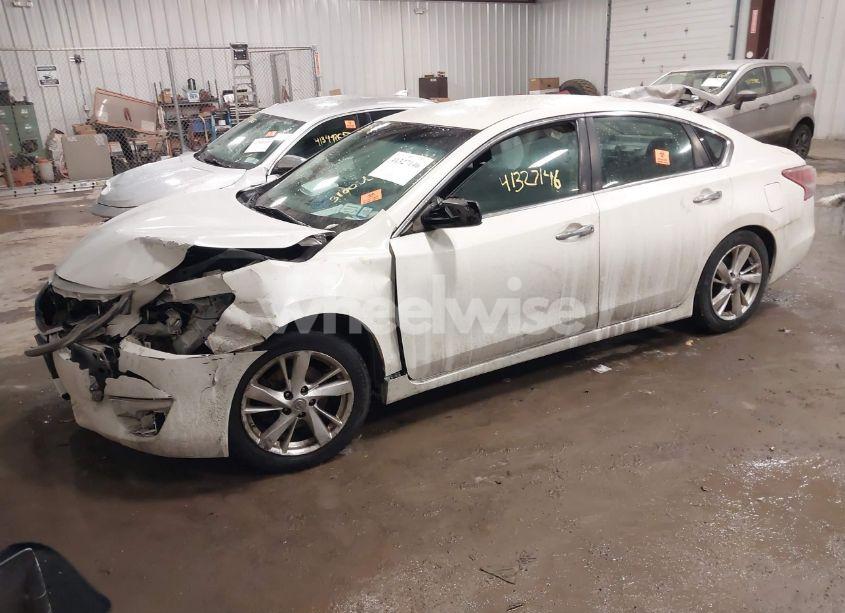 Photo 2 of 2013 Nissan Altima 2.5 SV (VIN 1N4AL3AP0DN433308)