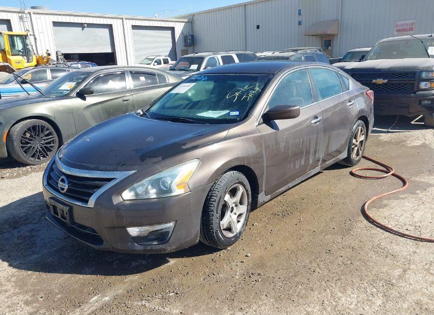 Photo 2 of 2013 Nissan Altima 2.5 SV (VIN 1N4AL3AP0DN483402)