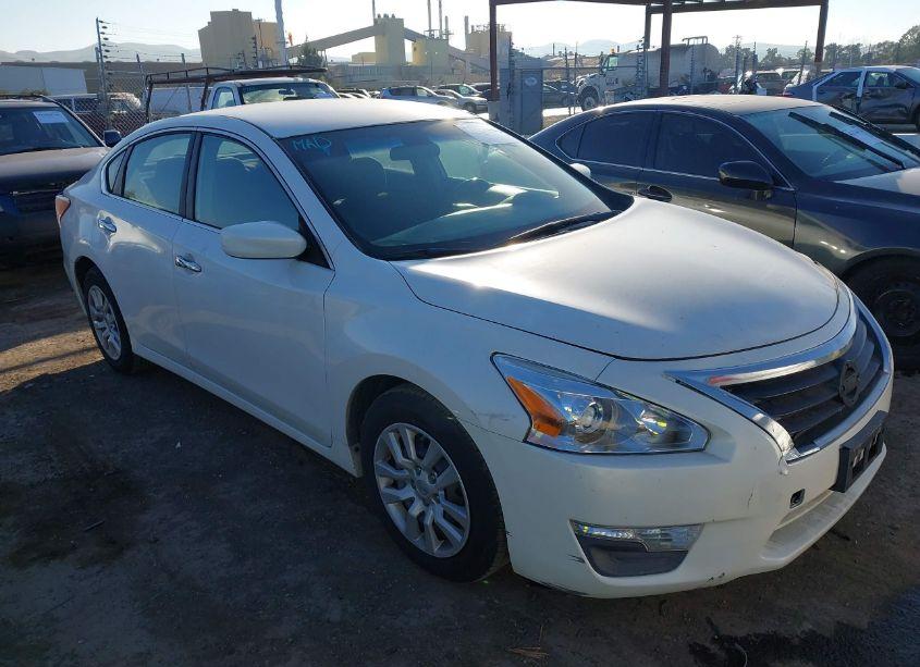 2013 Nissan Altima 2.5 S (VIN 1N4AL3AP0DN520559) main photo