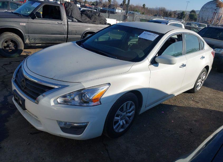 Photo 2 of 2013 Nissan Altima 2.5 S (VIN 1N4AL3AP0DN520559)