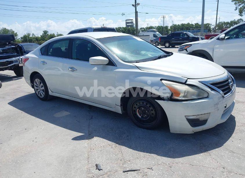 2013 Nissan Altima 2.5 S (VIN 1N4AL3AP0DN560382) main photo