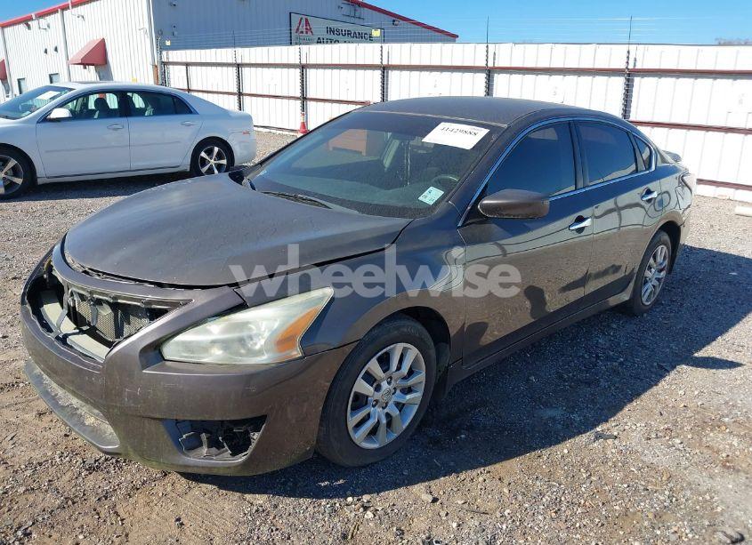 Photo 2 of 2013 Nissan Altima 2.5 S (VIN 1N4AL3AP0DN561967)