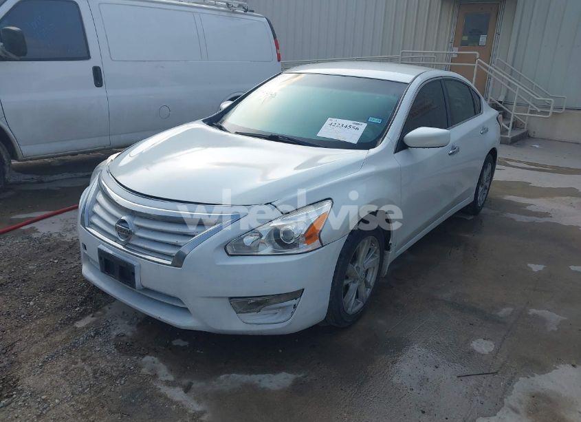 Photo 2 of 2013 Nissan Altima 2.5 SV (VIN 1N4AL3AP0DN583483)