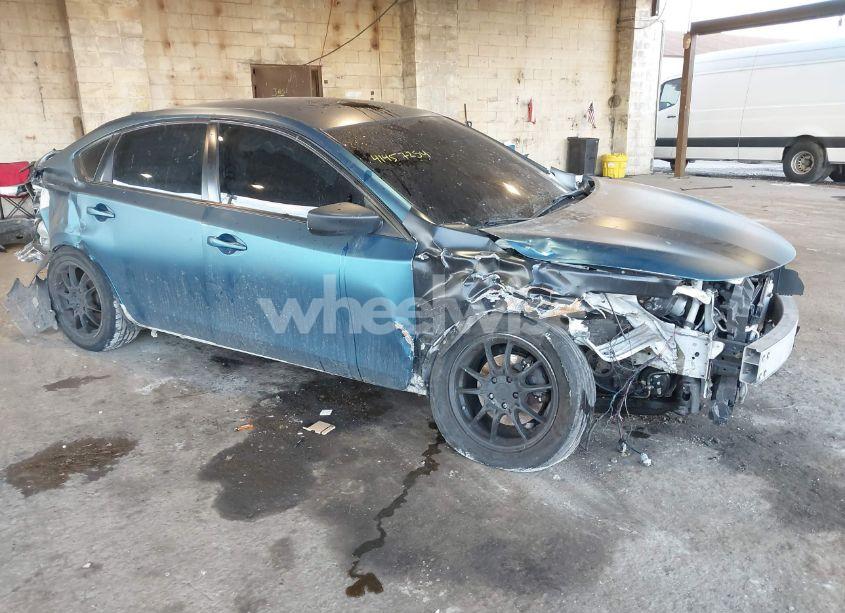 2014 Nissan Altima 2.5 SV (VIN 1N4AL3AP0EN235815) main photo