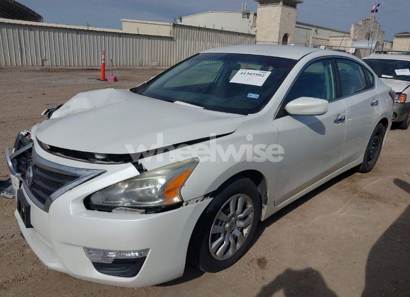 Photo 2 of 2014 Nissan Altima 2.5 S (VIN 1N4AL3AP0EN356828)