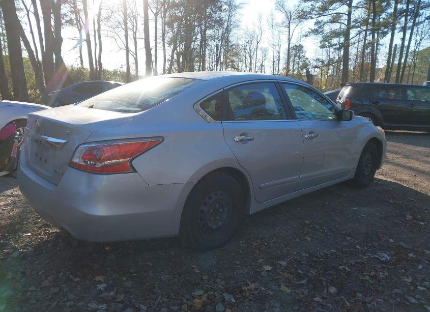 Photo 4 of 2014 Nissan Altima 2.5 S (VIN 1N4AL3AP0EN388503)