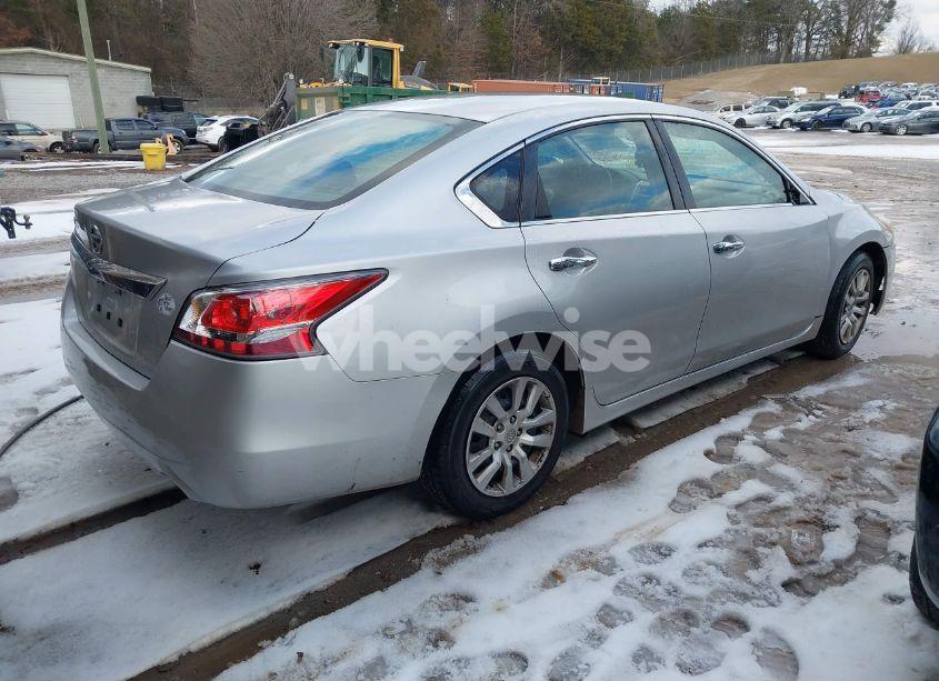 Photo 4 of 2015 Nissan Altima 2.5 (VIN 1N4AL3AP0FC102839)