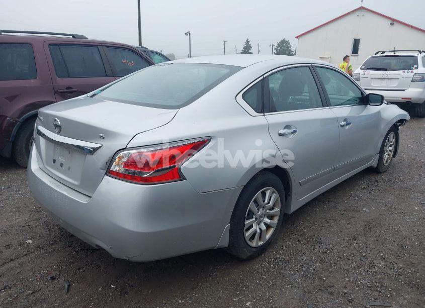Photo 4 of 2015 Nissan Altima 2.5 S (VIN 1N4AL3AP0FC128129)