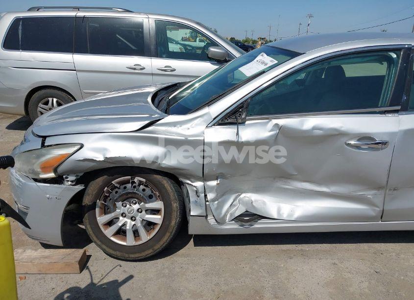 Photo 6 of 2015 Nissan Altima 2.5/2.5 S/2.5 SL/2.5 SV (VIN 1N4AL3AP0FC183986)