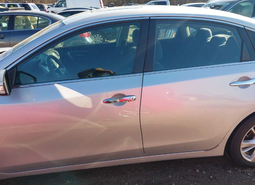 Photo 13 of 2015 Nissan Altima 2.5 SV (VIN 1N4AL3AP0FC199783)