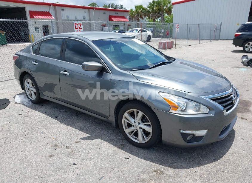 2015 Nissan Altima 2.5 SV (VIN 1N4AL3AP0FC217005) main photo