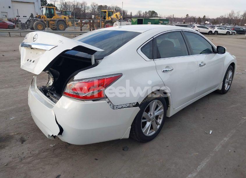 Photo 4 of 2015 Nissan Altima 2.5 SL (VIN 1N4AL3AP0FC252563)