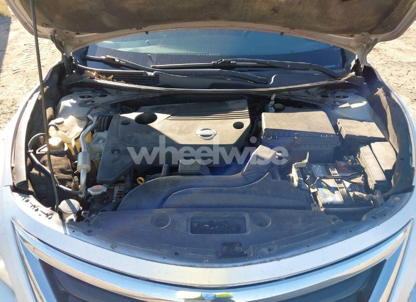 Photo 10 of 2015 Nissan Altima 2.5/2.5 S/2.5 SL/2.5 SV (VIN 1N4AL3AP0FC253678)