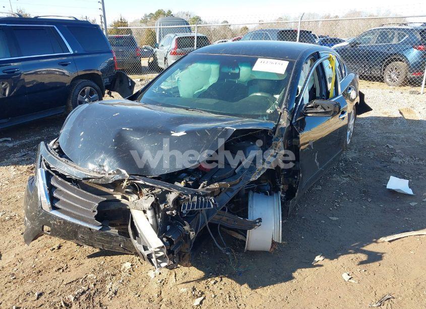 Photo 2 of 2015 Nissan Altima 2.5 S (VIN 1N4AL3AP0FC262039)