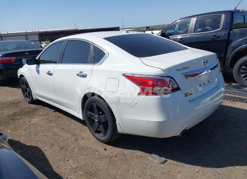 Photo 3 of 2015 Nissan Altima 2.5 SV (VIN 1N4AL3AP0FC274627)