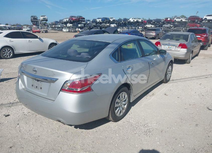 Photo 4 of 2015 Nissan Altima 2.5 (VIN 1N4AL3AP0FC282940)