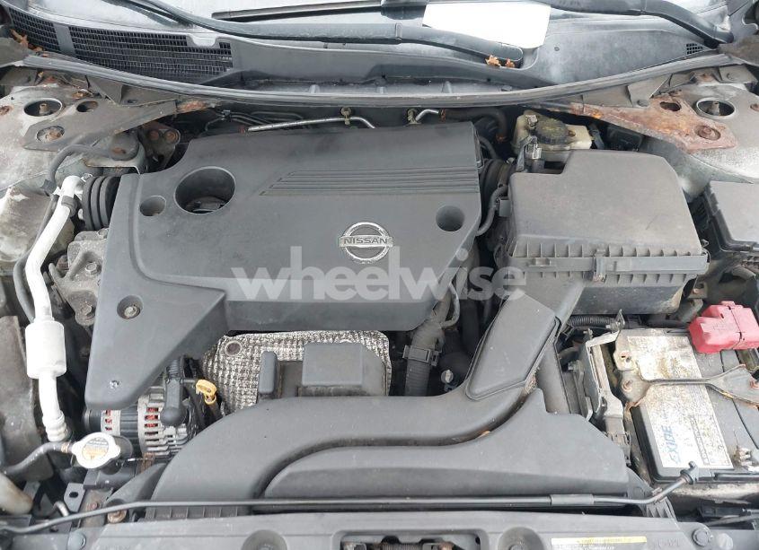 Photo 10 of 2015 Nissan Altima 2.5/2.5 S/2.5 SL/2.5 SV (VIN 1N4AL3AP0FC297583)