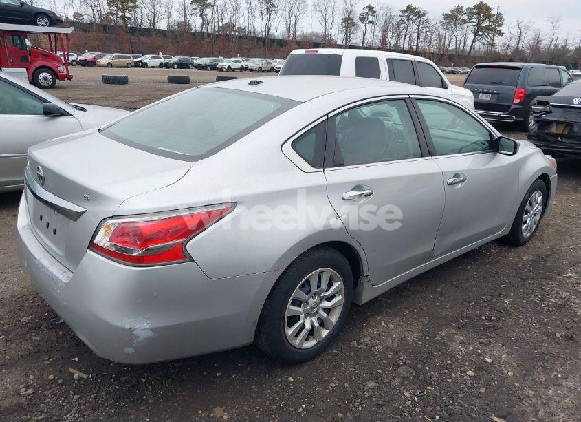 Photo 4 of 2015 Nissan Altima 2.5/2.5 S/2.5 SL/2.5 SV (VIN 1N4AL3AP0FC297583)