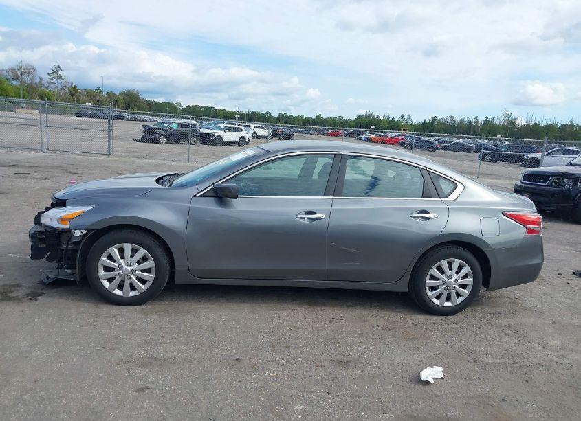 Photo 14 of 2015 Nissan Altima 2.5/2.5 S/2.5 SL/2.5 SV (VIN 1N4AL3AP0FC457266)