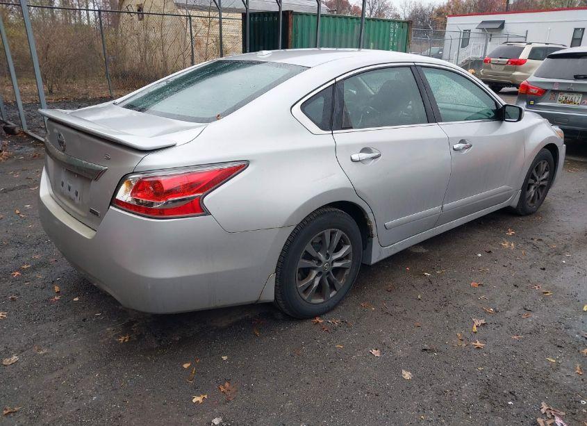 Photo 4 of 2015 Nissan Altima 2.5 S (VIN 1N4AL3AP0FC457848)