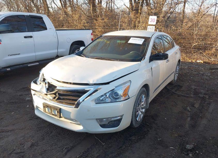 Photo 2 of 2015 Nissan Altima 2.5 S (VIN 1N4AL3AP0FC464024)