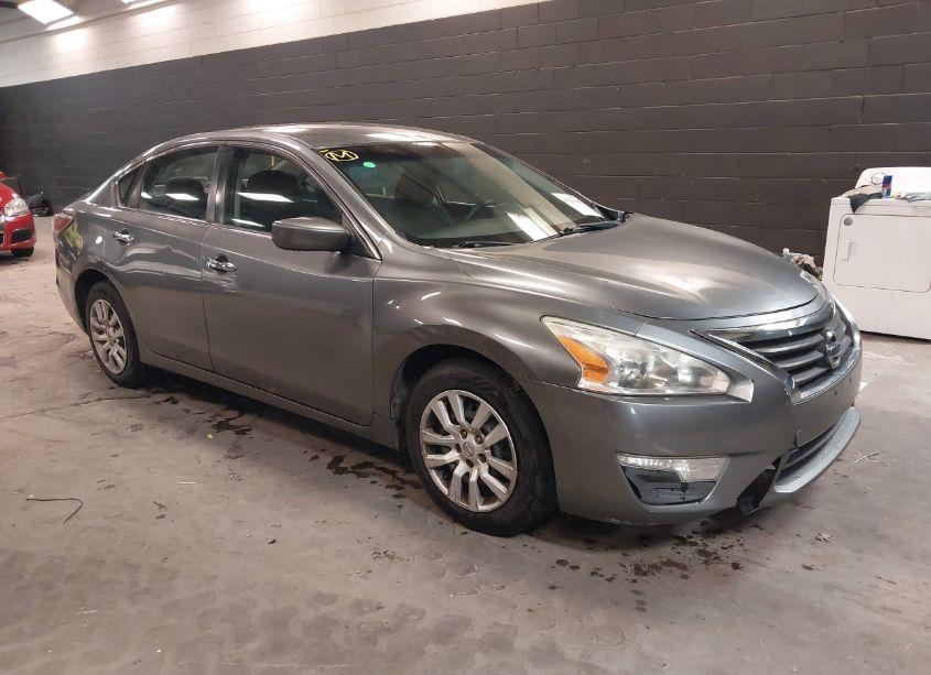 2015 Nissan Altima 2.5/2.5 S/2.5 SL/2.5 SV (VIN 1N4AL3AP0FC464735) main photo