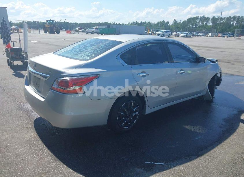 Photo 4 of 2015 Nissan Altima 2.5/2.5 S/2.5 SL/2.5 SV (VIN 1N4AL3AP0FC466288)