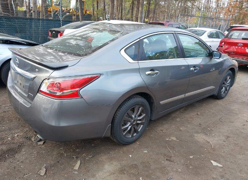 Photo 4 of 2015 Nissan Altima 2.5 S (VIN 1N4AL3AP0FC470714)
