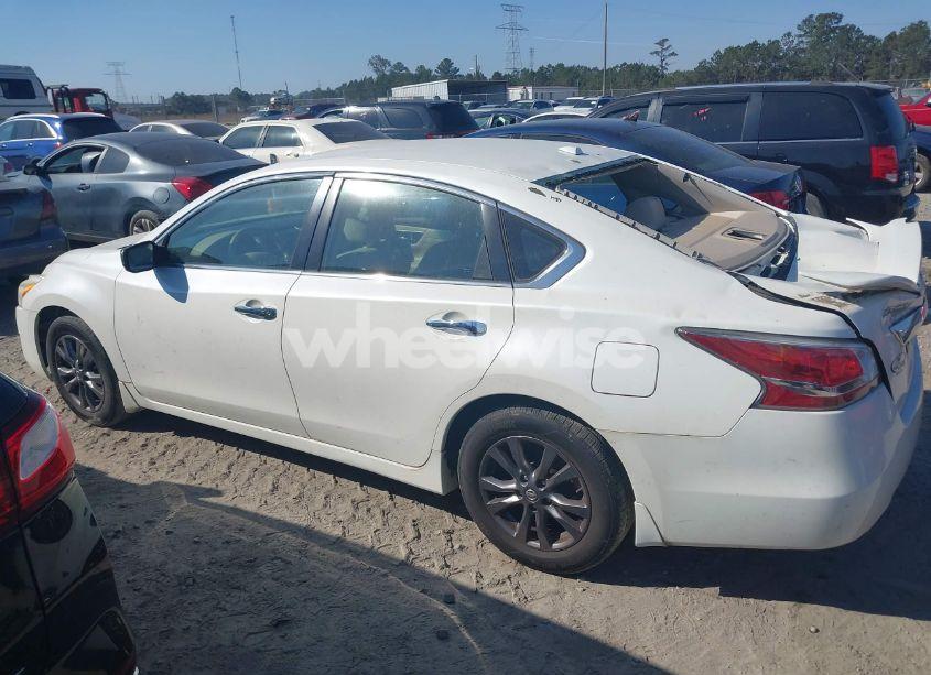 Photo 14 of 2015 Nissan Altima 2.5 S (VIN 1N4AL3AP0FC476853)
