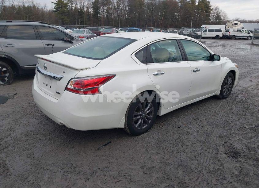 Photo 4 of 2015 Nissan Altima 2.5 S (VIN 1N4AL3AP0FC491224)