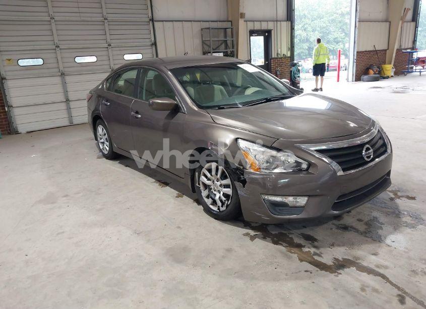 2015 Nissan Altima 2.5 S (VIN 1N4AL3AP0FC581165) main photo