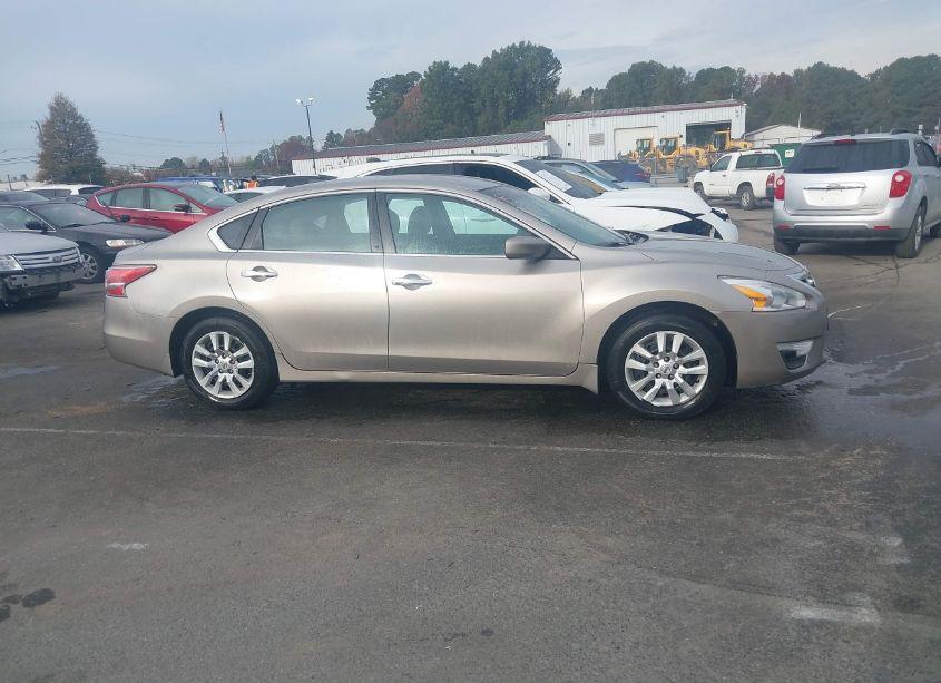 Photo 13 of 2015 Nissan Altima 2.5 S (VIN 1N4AL3AP0FC582512)