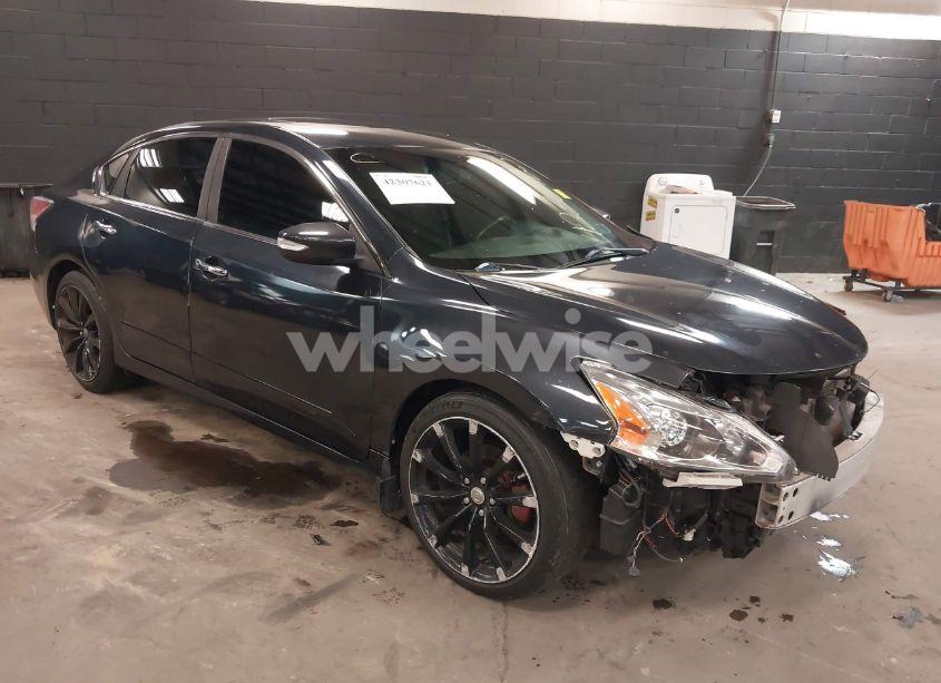 2015 Nissan Altima 2.5 SV (VIN 1N4AL3AP0FC593185) main photo