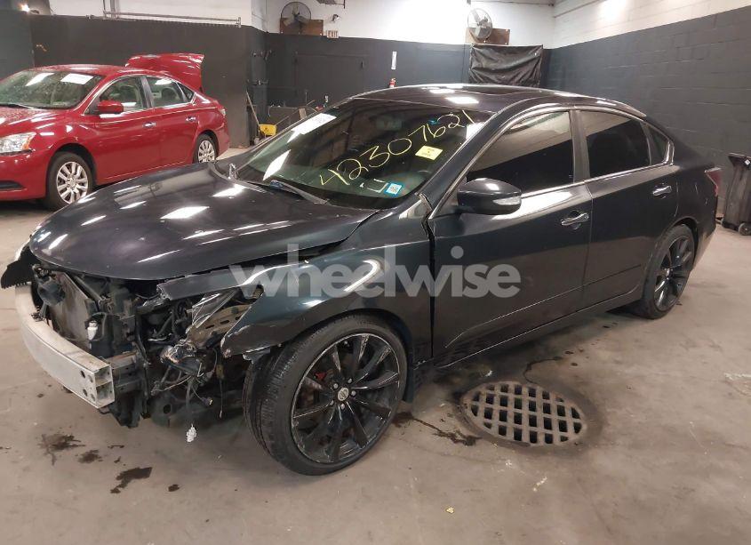 Photo 2 of 2015 Nissan Altima 2.5 SV (VIN 1N4AL3AP0FC593185)