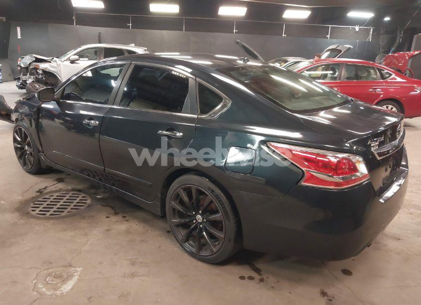 Photo 3 of 2015 Nissan Altima 2.5 SV (VIN 1N4AL3AP0FC593185)