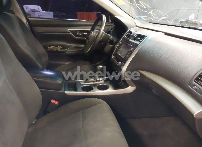 Photo 5 of 2015 Nissan Altima 2.5 SV (VIN 1N4AL3AP0FC593185)