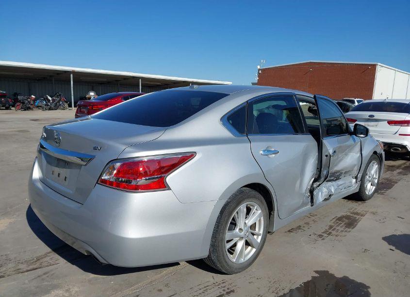 Photo 4 of 2015 Nissan Altima 2.5 SV (VIN 1N4AL3AP0FC593512)