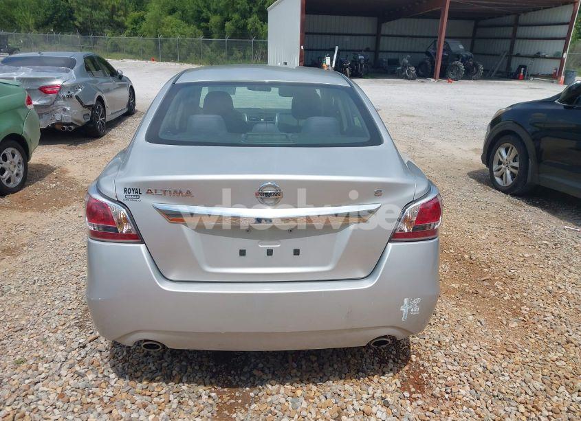 Photo 16 of 2015 Nissan Altima 2.5 S (VIN 1N4AL3AP0FN305122)