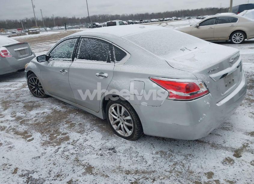 Photo 3 of 2015 Nissan Altima 2.5/2.5 S/2.5 SL/2.5 SV (VIN 1N4AL3AP0FN324592)