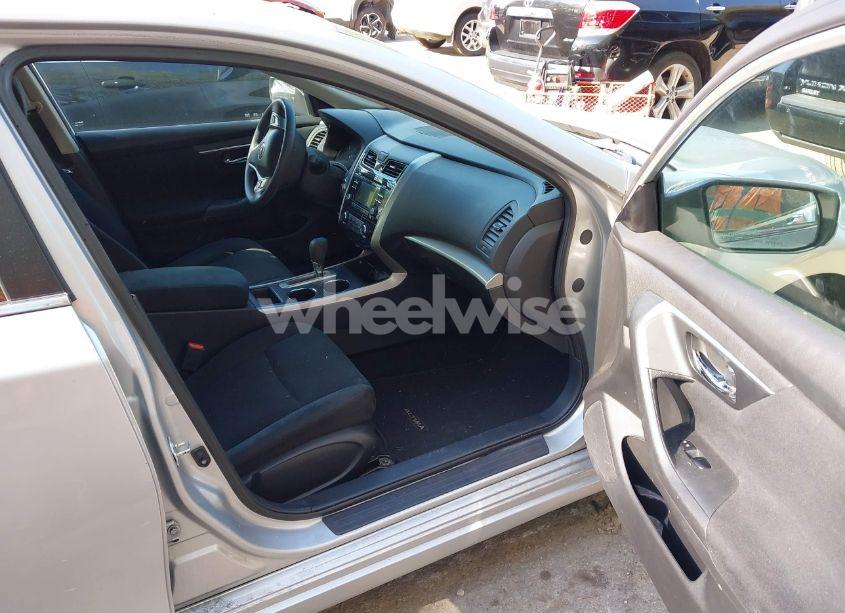 Photo 5 of 2015 Nissan Altima 2.5/2.5 S/2.5 SL/2.5 SV (VIN 1N4AL3AP0FN326939)