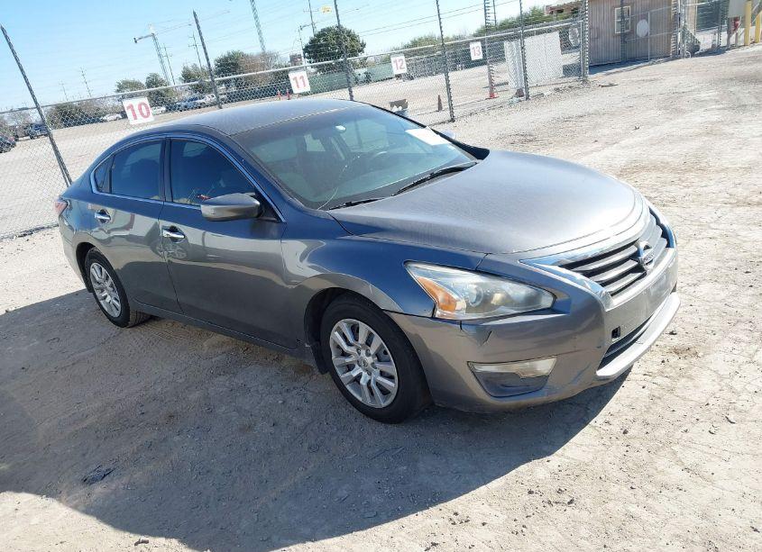 2015 Nissan Altima 2.5 S (VIN 1N4AL3AP0FN332353) main photo
