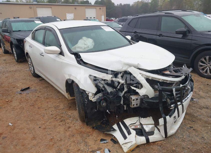 2015 Nissan Altima 2.5/2.5 S/2.5 SL/2.5 SV (VIN 1N4AL3AP0FN333647) main photo