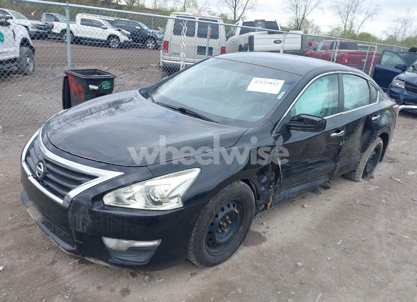 Photo 2 of 2015 Nissan Altima (VIN 1N4AL3AP0FN370861)