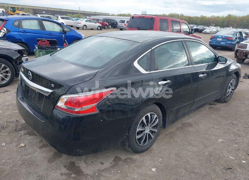 Photo 4 of 2015 Nissan Altima (VIN 1N4AL3AP0FN370861)