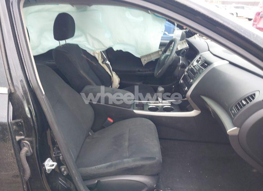 Photo 5 of 2015 Nissan Altima (VIN 1N4AL3AP0FN370861)