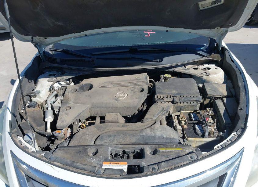 Photo 10 of 2015 Nissan Altima 2.5/2.5 S/2.5 SL/2.5 SV (VIN 1N4AL3AP0FN396361)