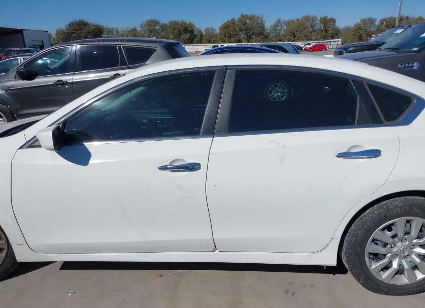 Photo 14 of 2015 Nissan Altima 2.5/2.5 S/2.5 SL/2.5 SV (VIN 1N4AL3AP0FN396361)